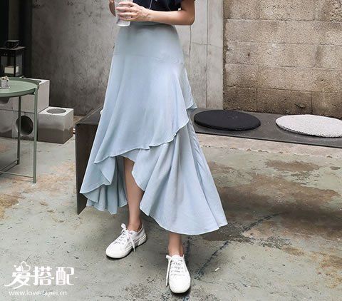 清新率性風(fēng)   搭配：魚尾裙+小白鞋