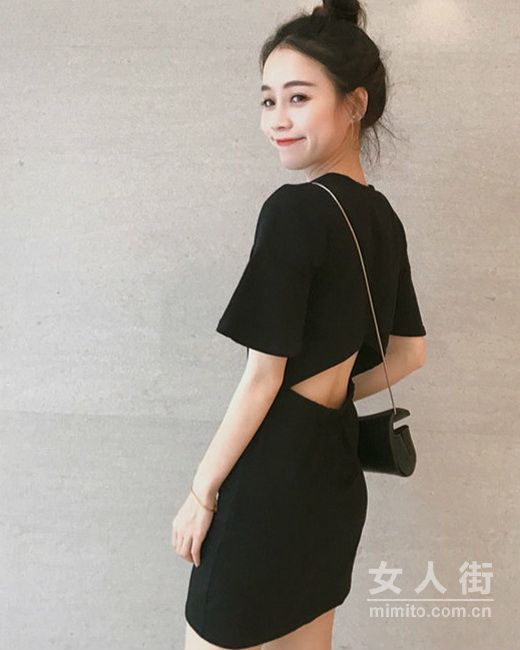 性感界的老大哥露背裝來(lái)襲，準(zhǔn)備好了嗎